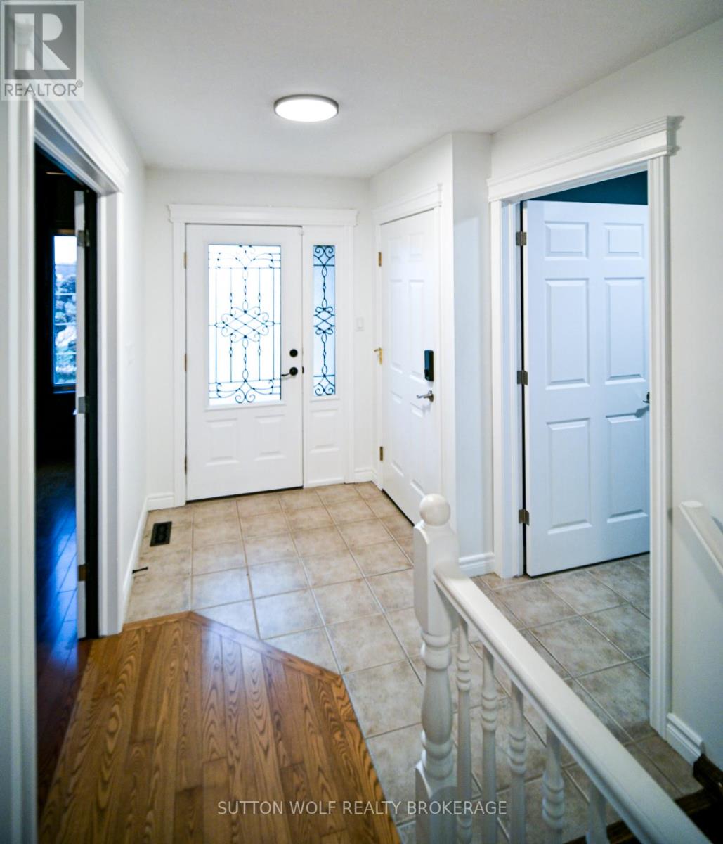 501 Darcy Drive, Strathroy-Caradoc, Ontario N7G 4K9 - Photo 13 - X12551348