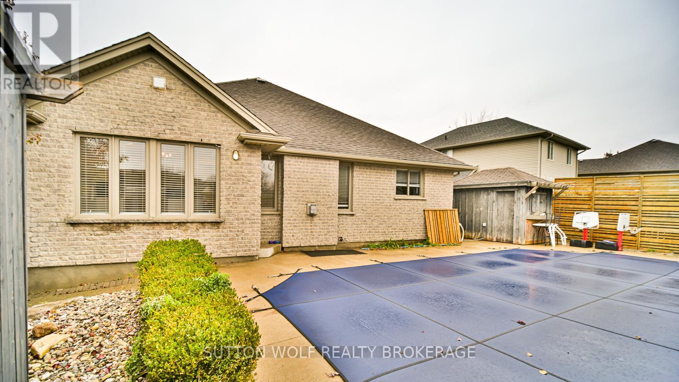 501 Darcy Drive, Strathroy-Caradoc, Ontario N7G 4K9 - Photo 32 - X12551348