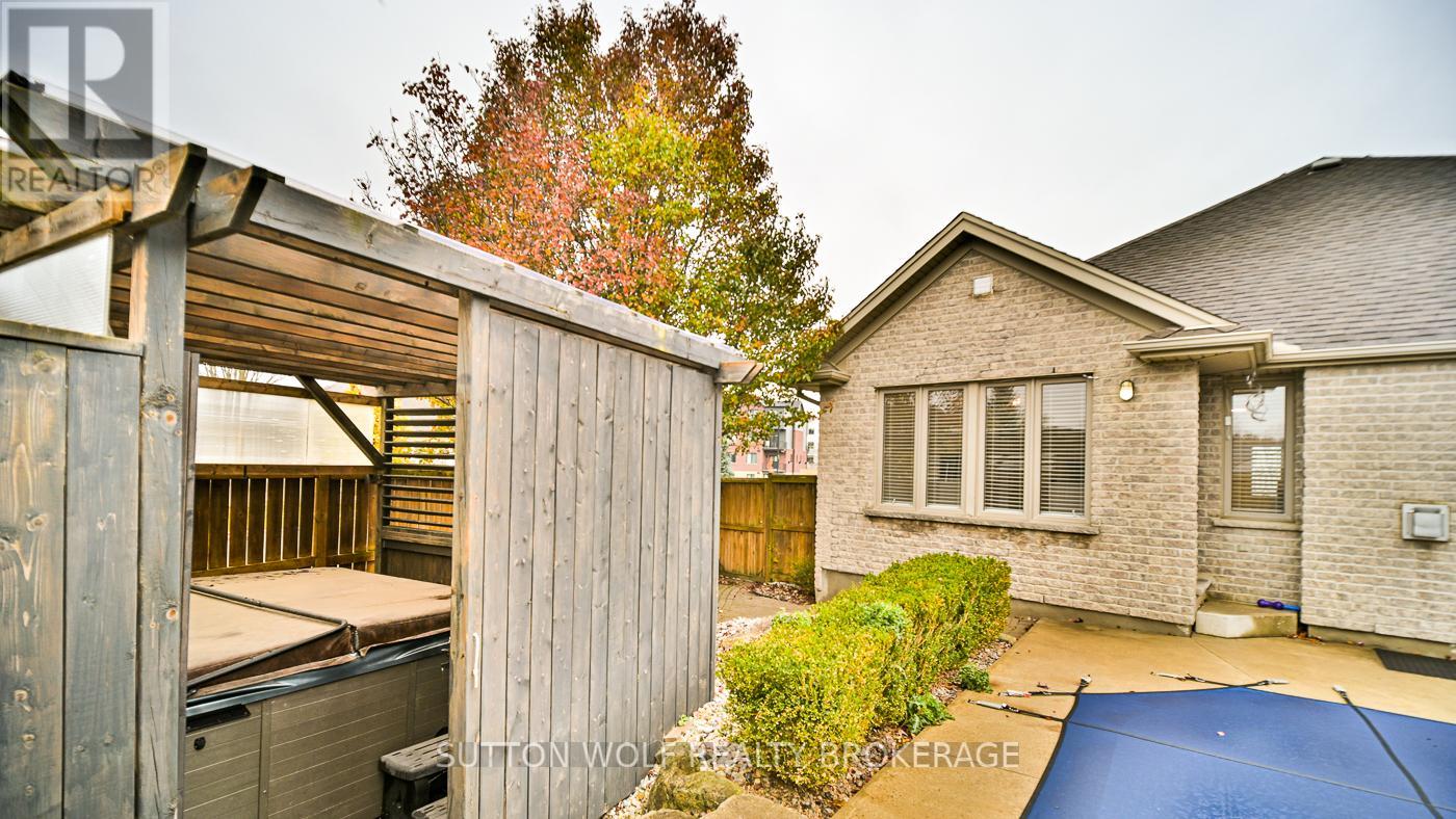 501 Darcy Drive, Strathroy-Caradoc, Ontario N7G 4K9 - Photo 33 - X12551348