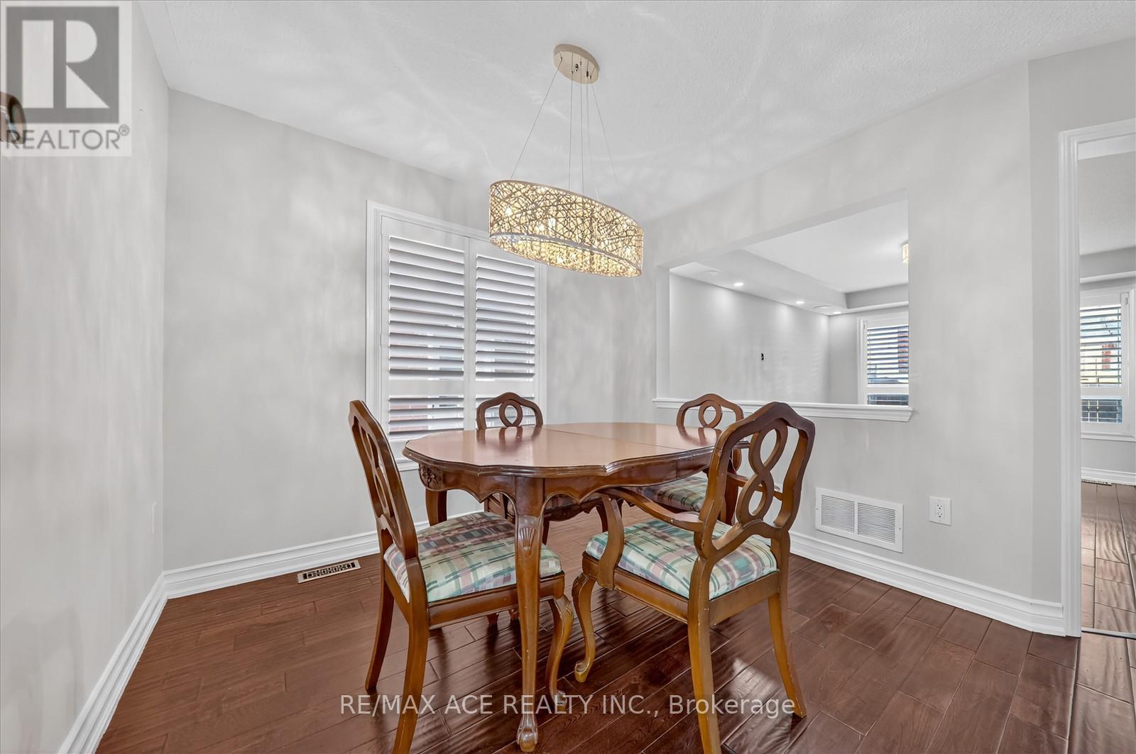 20 Ponymeadow Way, Brampton, Ontario  L6X 0M3 - Photo 11 - W12514750