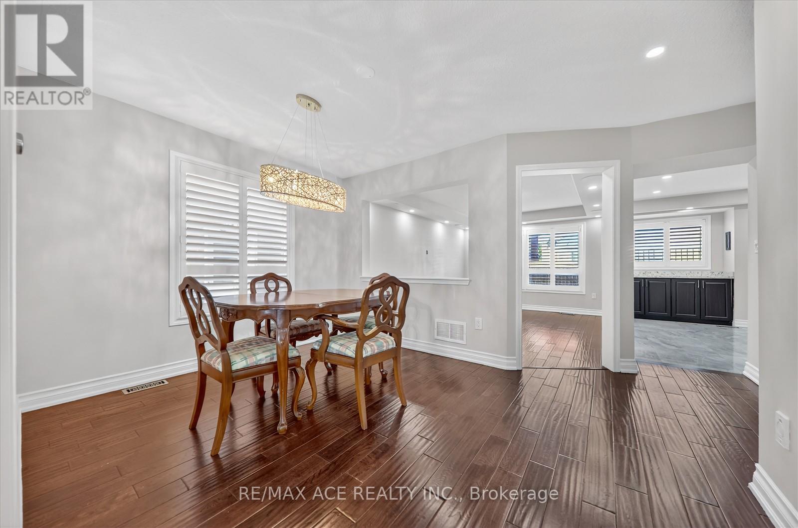 20 Ponymeadow Way, Brampton, Ontario  L6X 0M3 - Photo 10 - W12514750