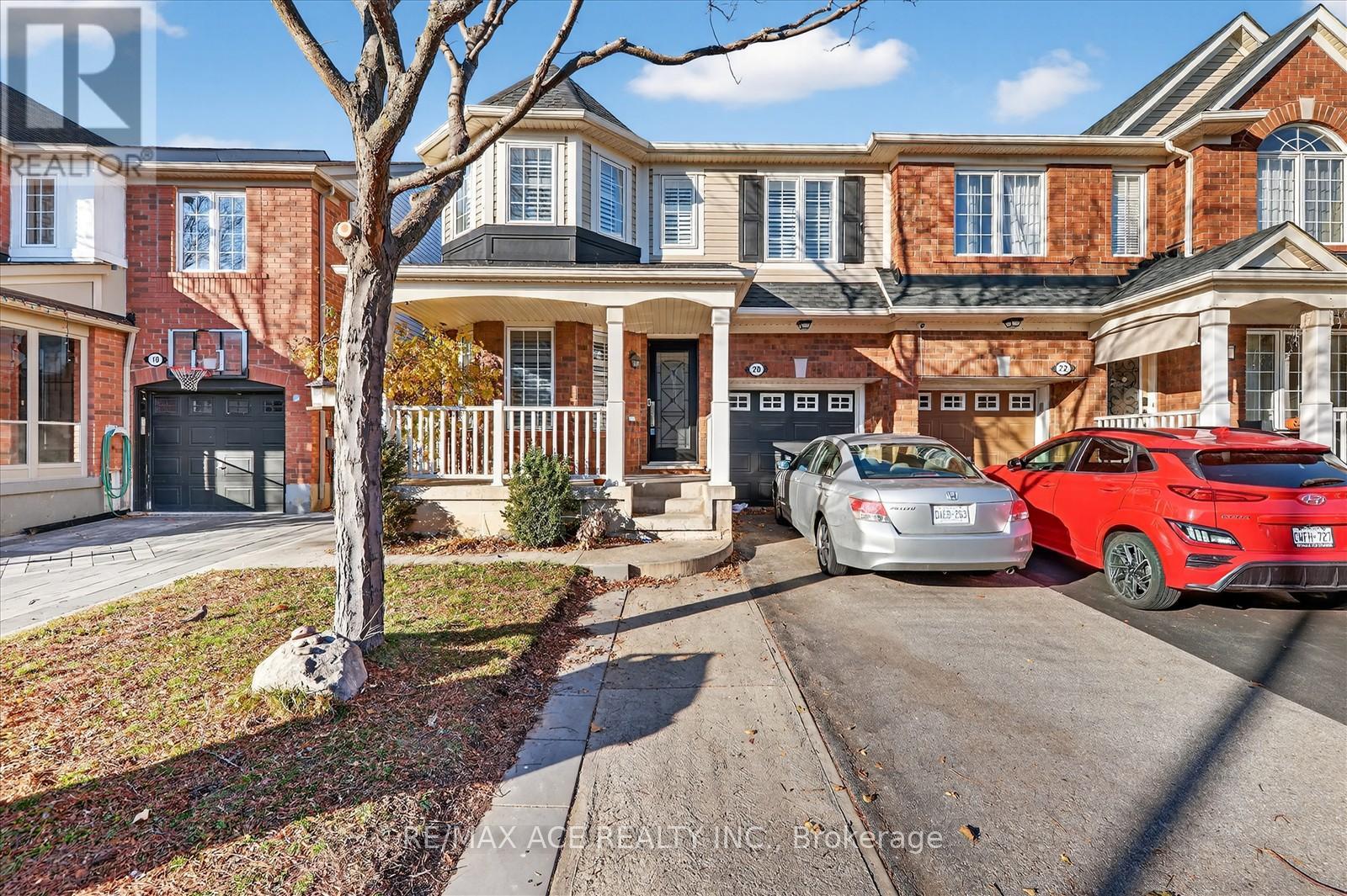20 Ponymeadow Way, Brampton, Ontario  L6X 0M3 - Photo 2 - W12514750