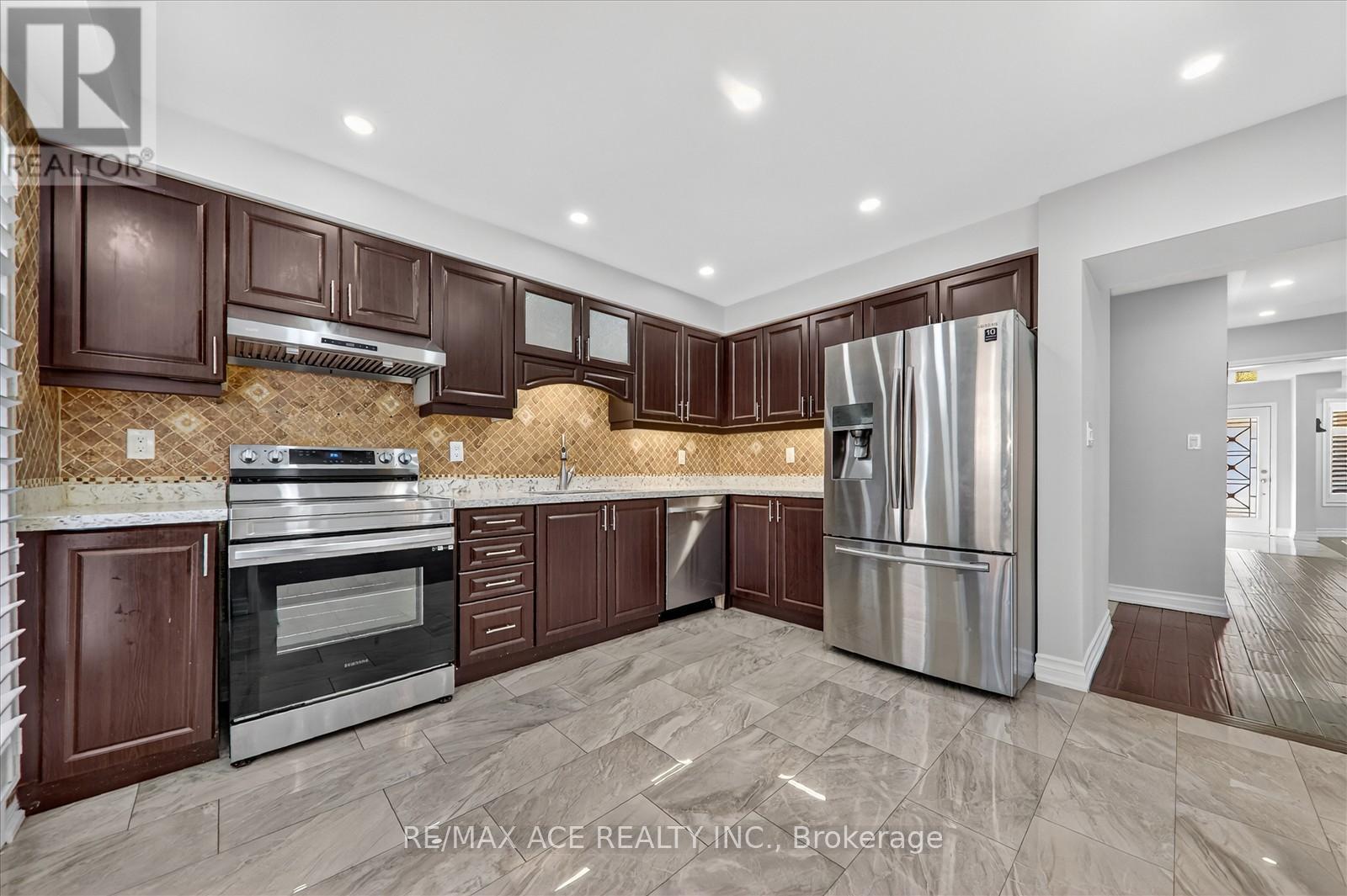 20 Ponymeadow Way, Brampton, Ontario  L6X 0M3 - Photo 15 - W12514750