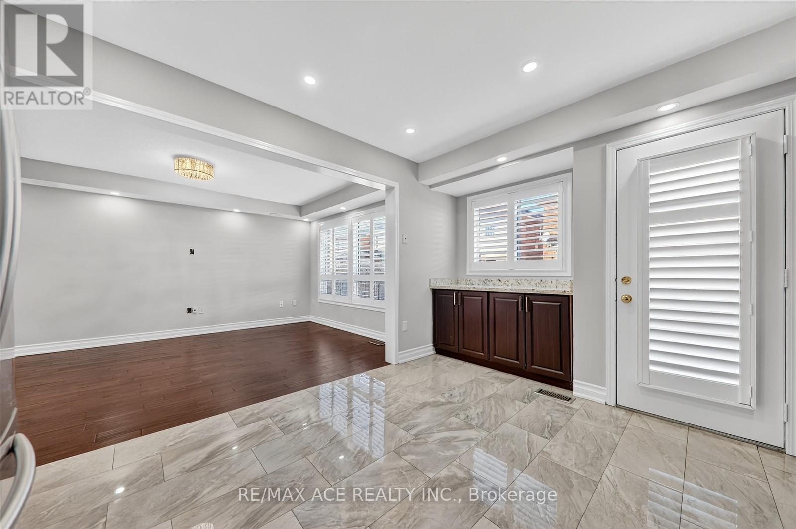 20 Ponymeadow Way, Brampton, Ontario  L6X 0M3 - Photo 17 - W12514750