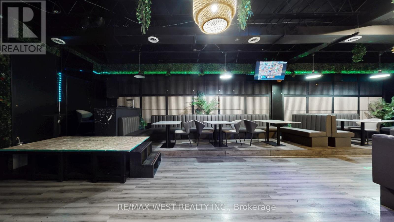 901 Jane Street, Toronto, Ontario  M6N 4C6 - Photo 5 - W12560310