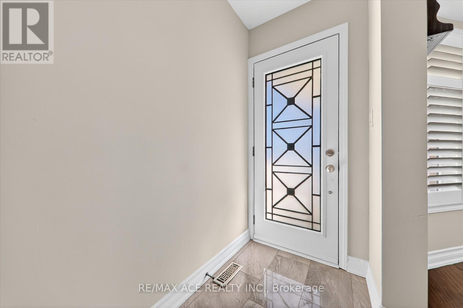 20 Ponymeadow Way, Brampton, Ontario  L6X 0M3 - Photo 5 - W12514750