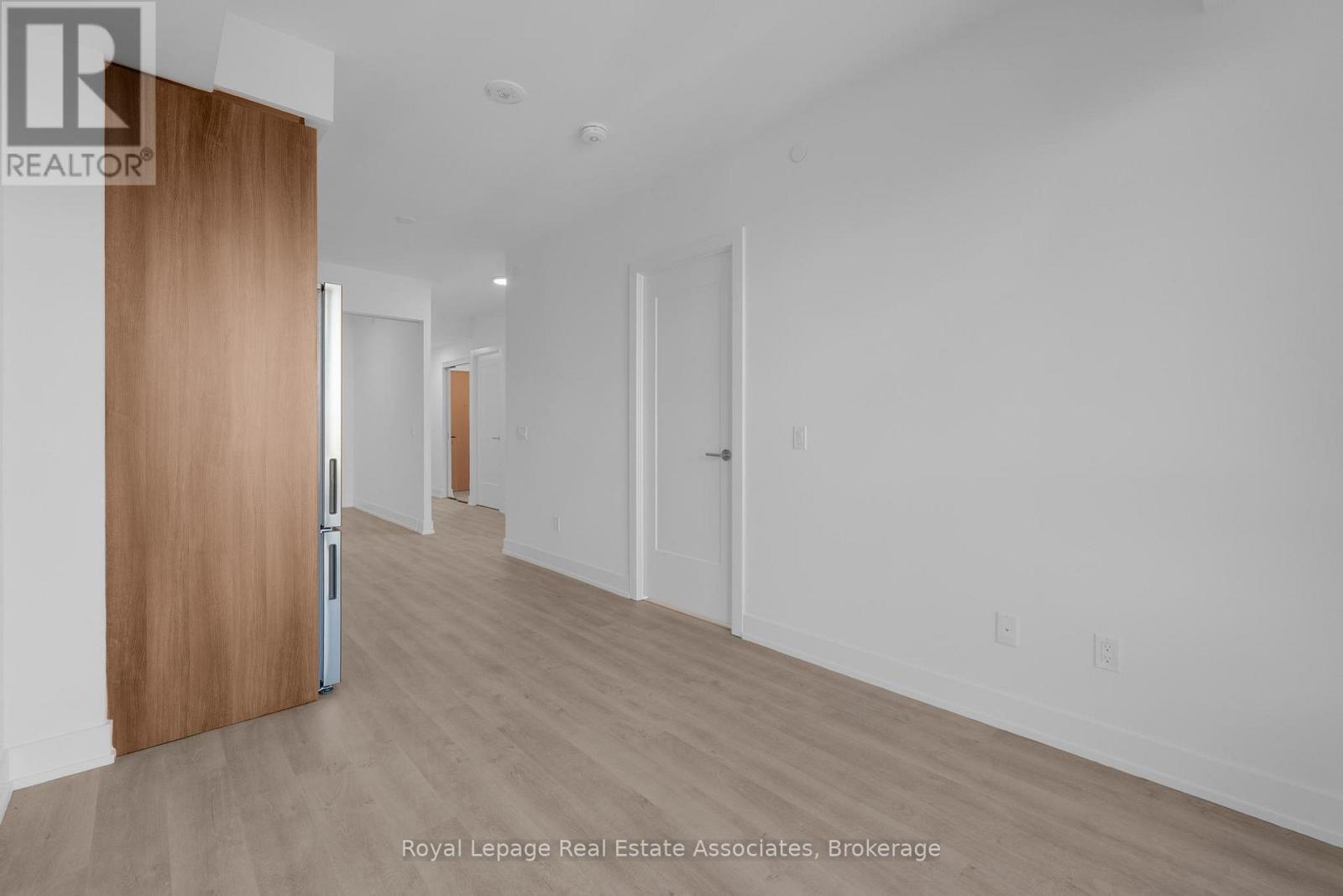 802 - 60 Central Park Roadway, Toronto, Ontario  M9A 3K1 - Photo 12 - W12563966