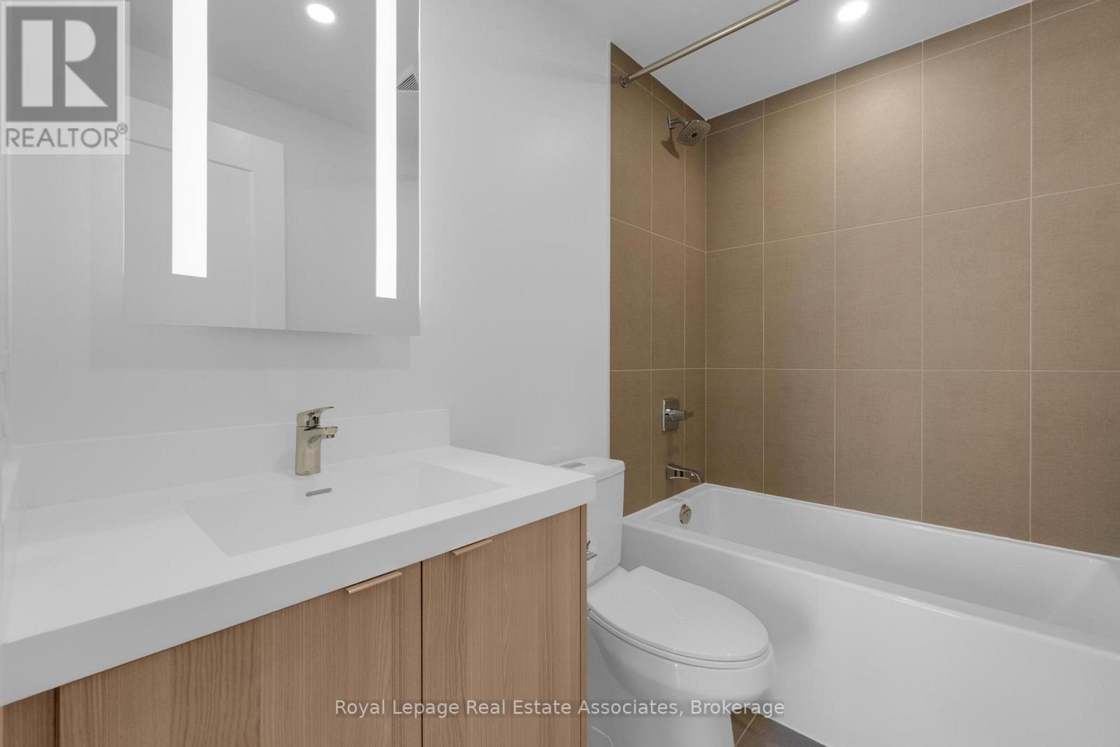 802 - 60 Central Park Roadway, Toronto, Ontario  M9A 3K1 - Photo 15 - W12563966