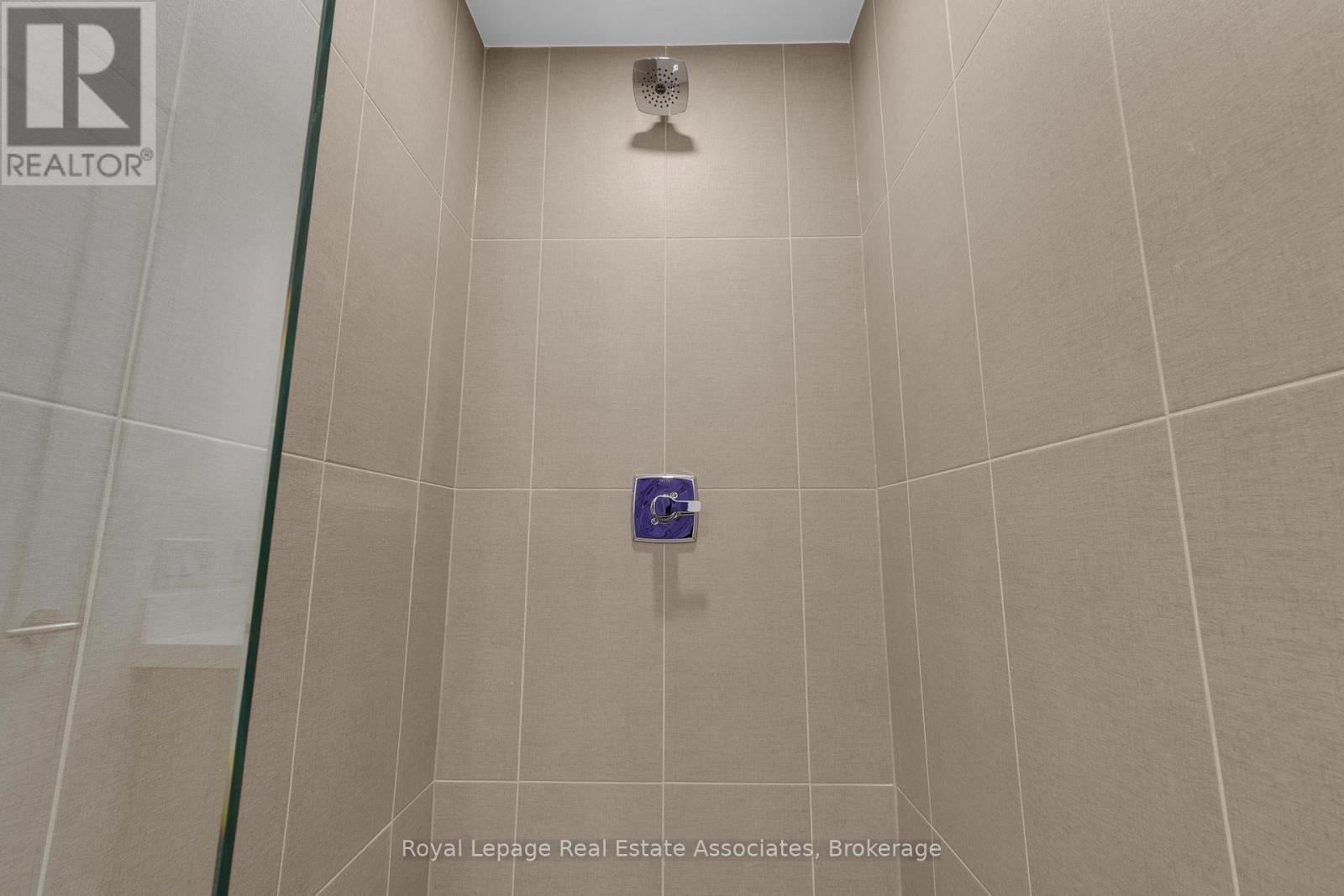 802 - 60 Central Park Roadway, Toronto, Ontario  M9A 3K1 - Photo 17 - W12563966