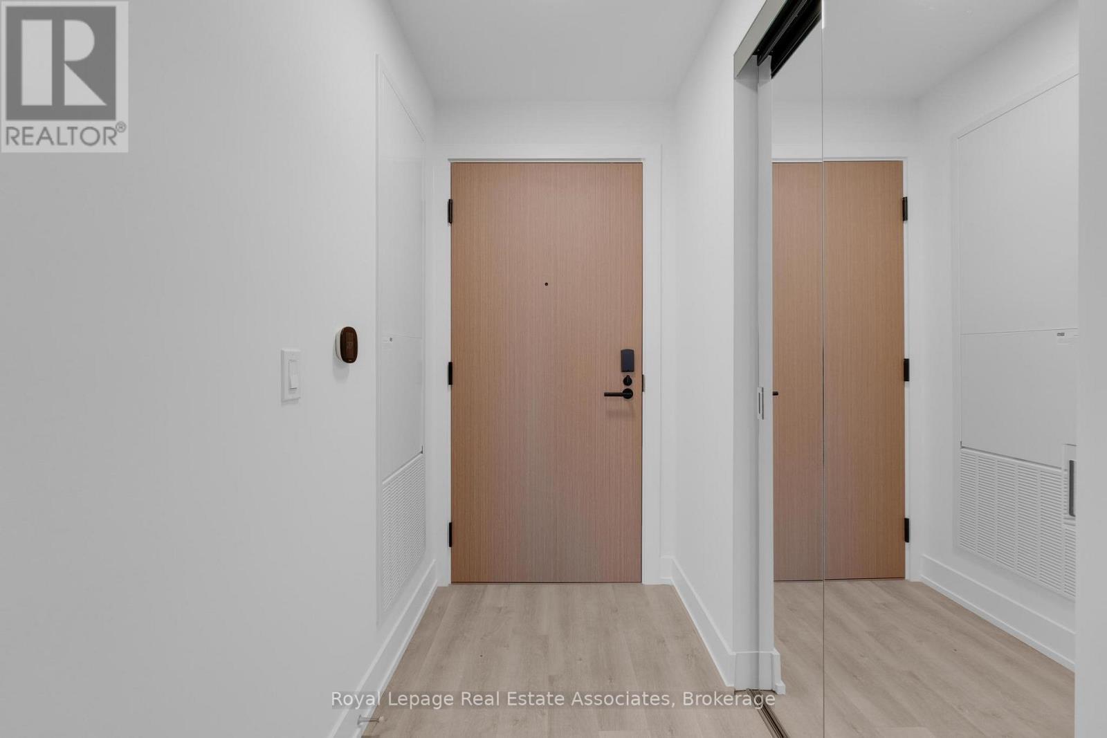 802 - 60 Central Park Roadway, Toronto, Ontario  M9A 3K1 - Photo 20 - W12563966