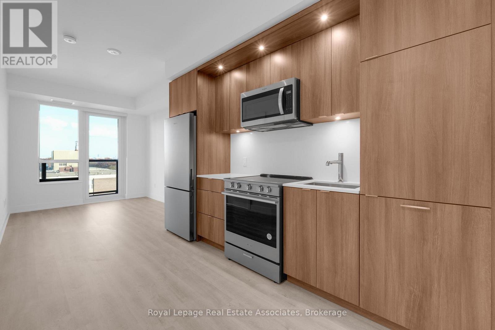 802 - 60 Central Park Roadway, Toronto, Ontario  M9A 3K1 - Photo 3 - W12563966