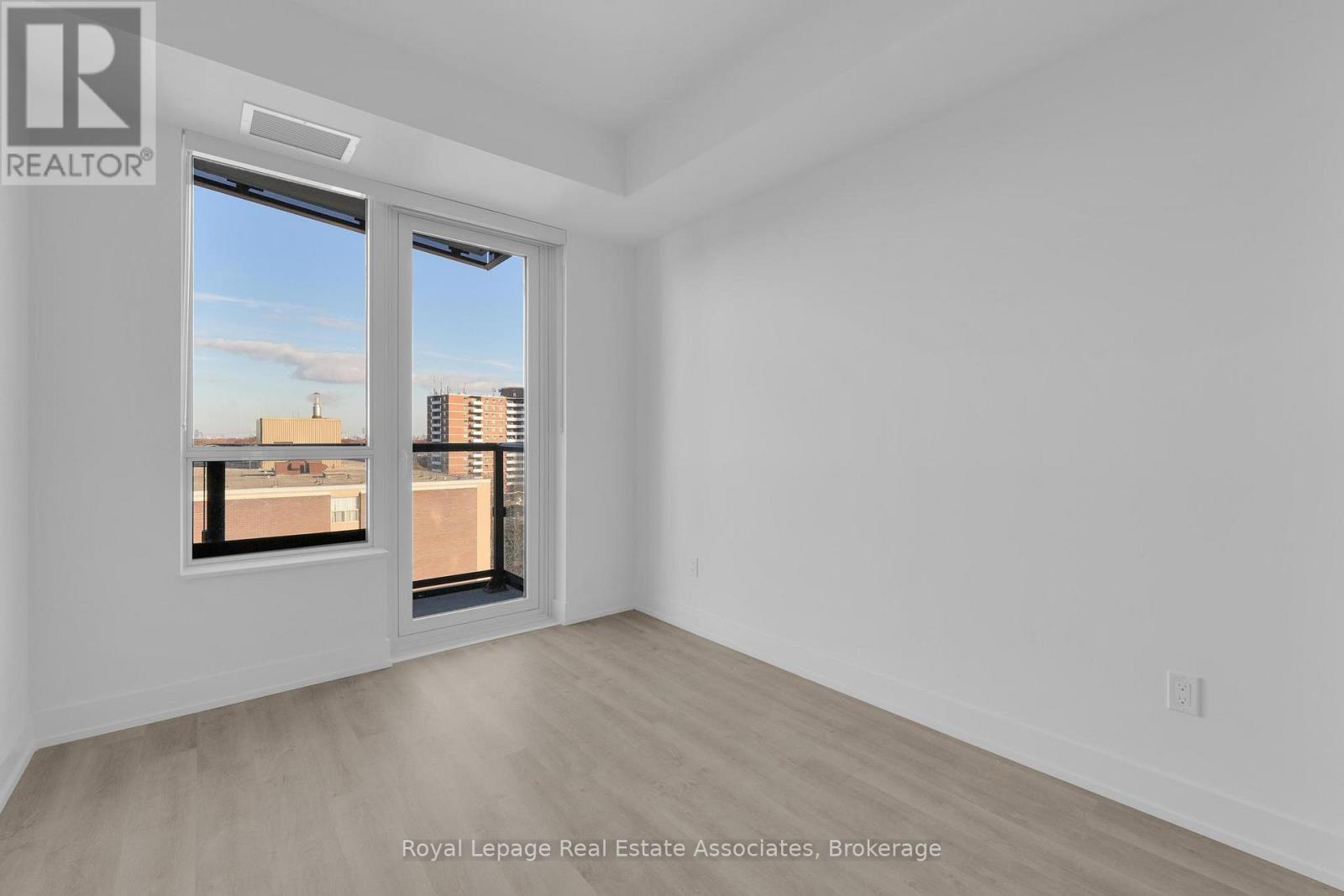 802 - 60 Central Park Roadway, Toronto, Ontario  M9A 3K1 - Photo 9 - W12563966