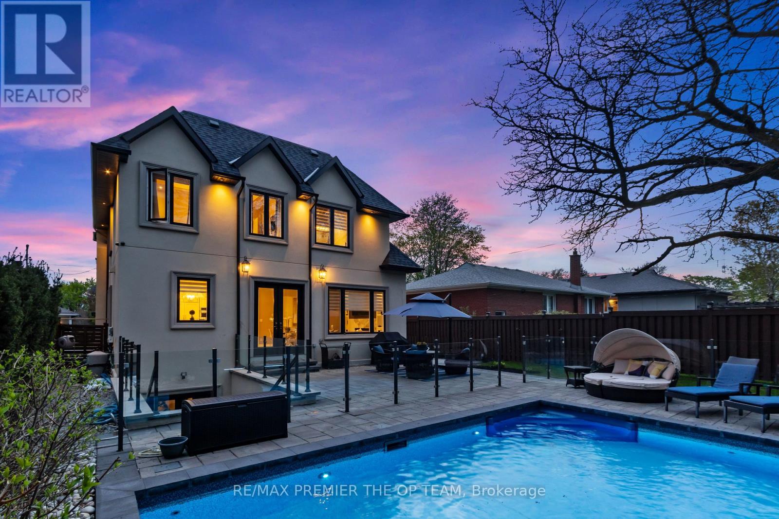 5 Storey Crescent, Toronto, Ontario  M9B 3C7 - Photo 2 - W12563968