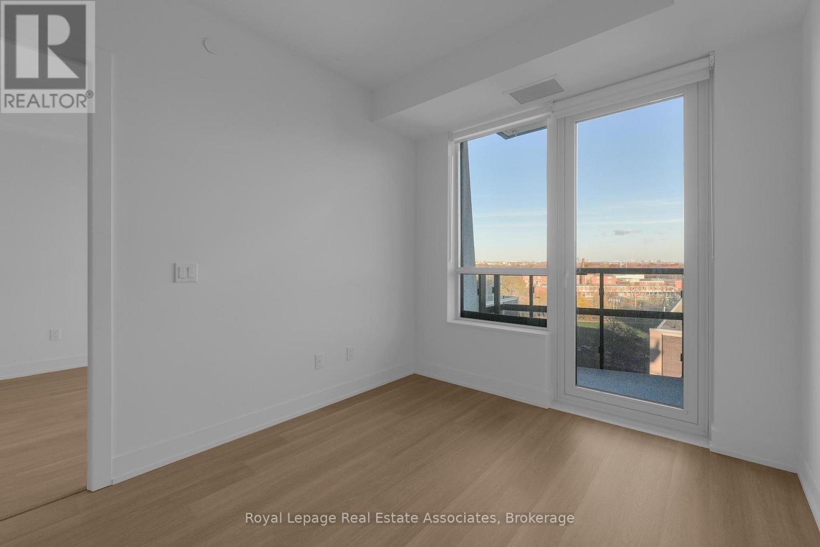 902 - 60 Central Park Roadway, Toronto, Ontario  M0A 3K1 - Photo 10 - W12563972