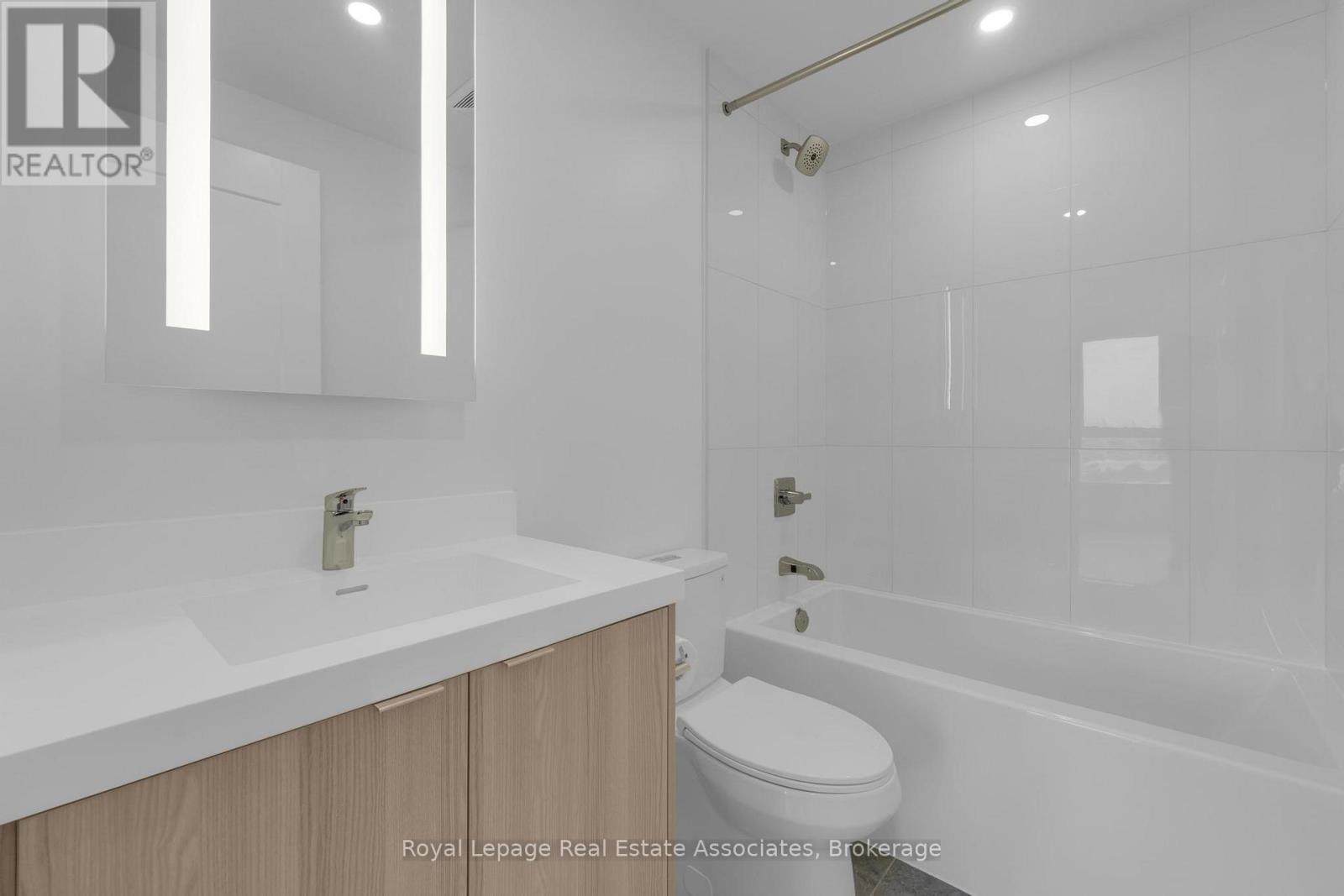 902 - 60 Central Park Roadway, Toronto, Ontario  M0A 3K1 - Photo 17 - W12563972