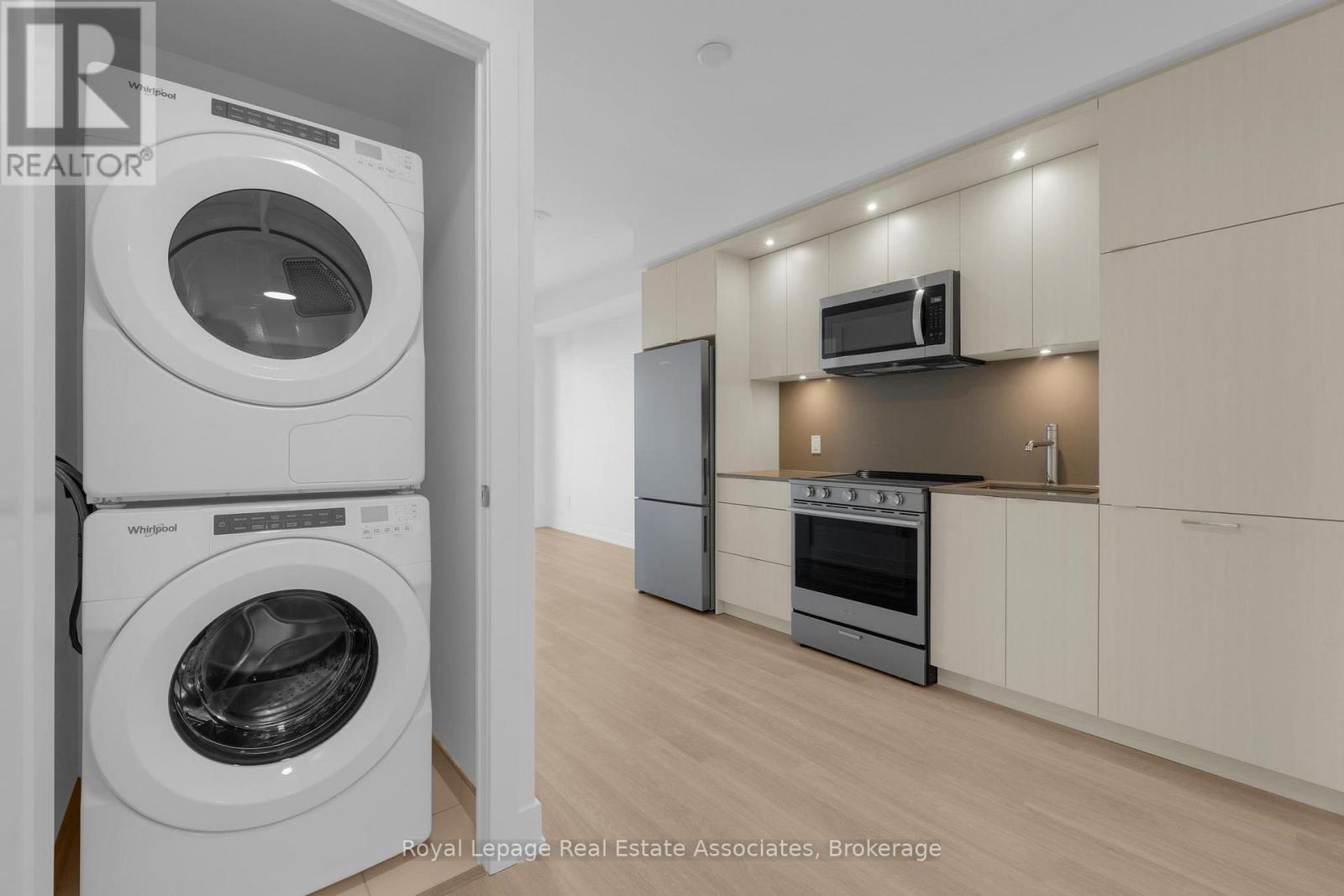 902 - 60 Central Park Roadway, Toronto, Ontario  M0A 3K1 - Photo 3 - W12563972