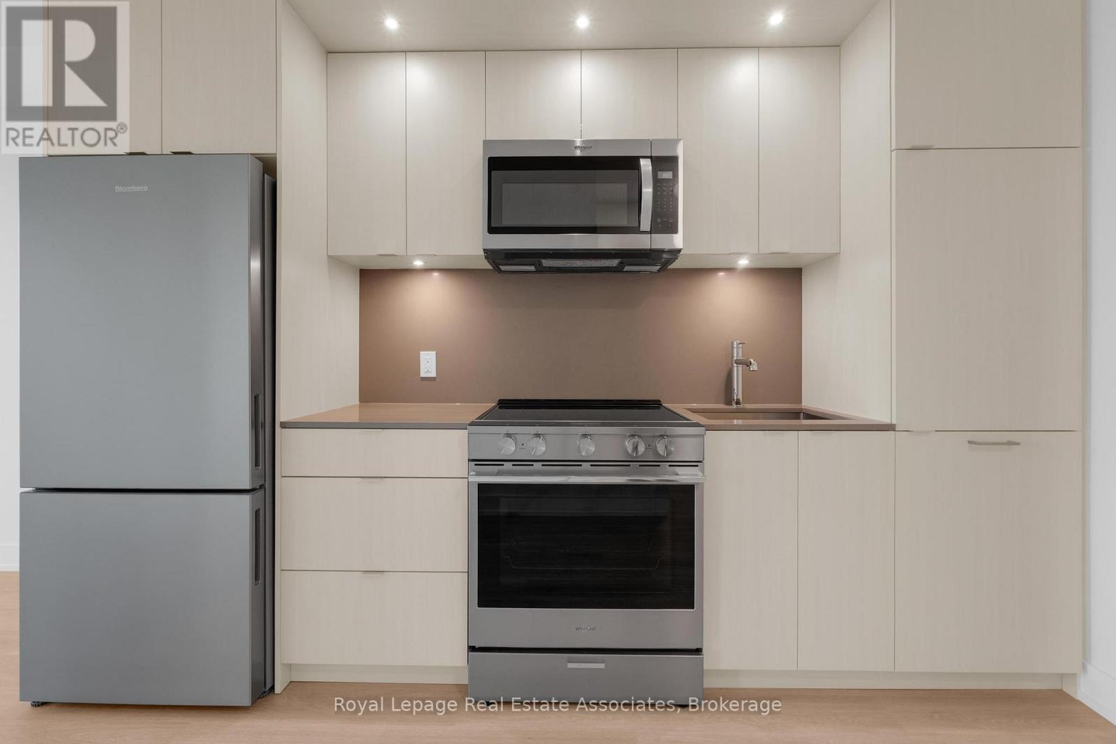 902 - 60 Central Park Roadway, Toronto, Ontario  M0A 3K1 - Photo 4 - W12563972