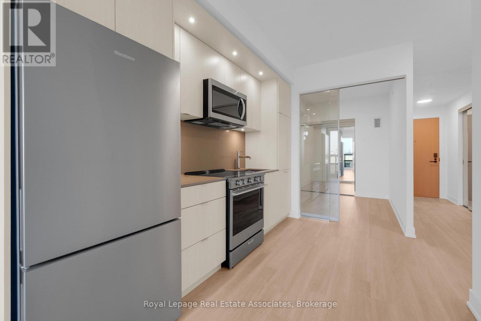 902 - 60 Central Park Roadway, Toronto, Ontario  M0A 3K1 - Photo 6 - W12563972