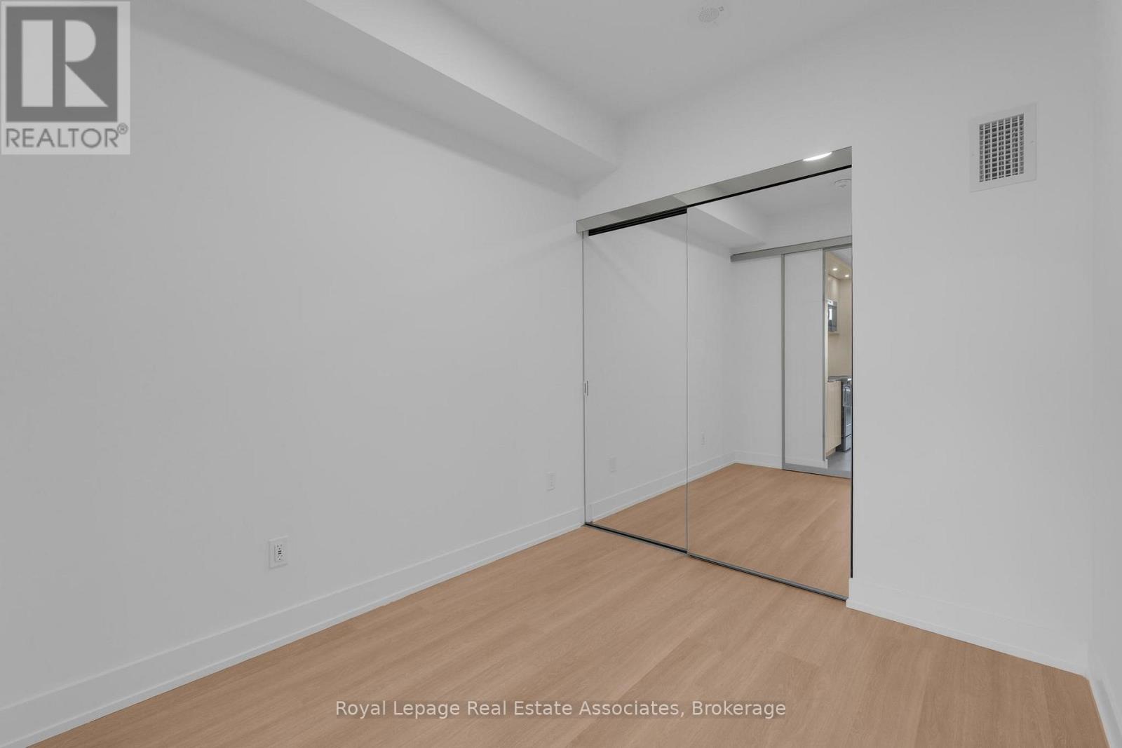 902 - 60 Central Park Roadway, Toronto, Ontario  M0A 3K1 - Photo 7 - W12563972