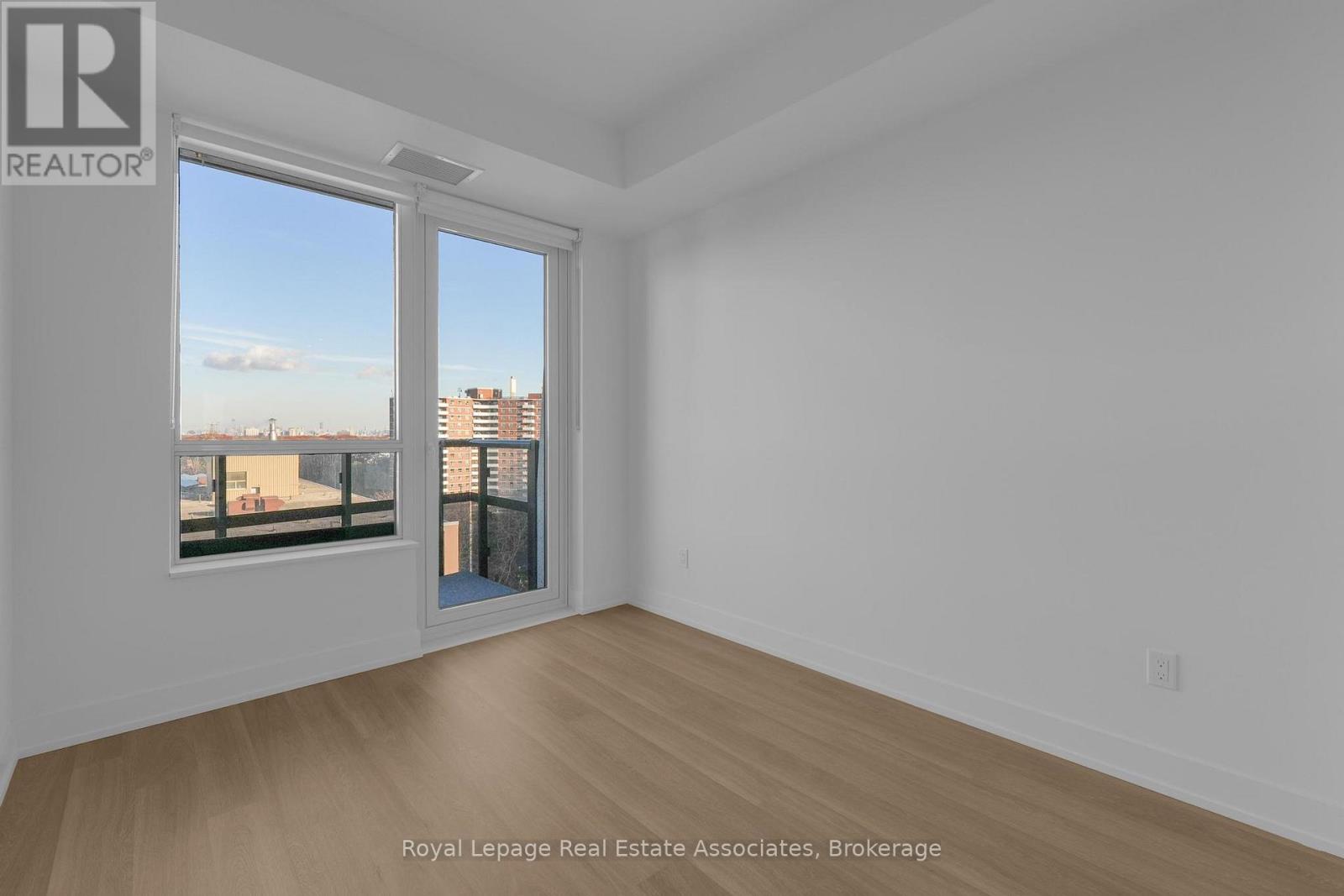 902 - 60 Central Park Roadway, Toronto, Ontario  M0A 3K1 - Photo 9 - W12563972