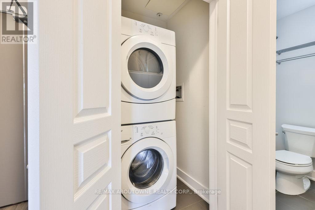 207 - 128 Garden Drive, Oakville, Ontario  L6K 2W5 - Photo 11 - W12563976