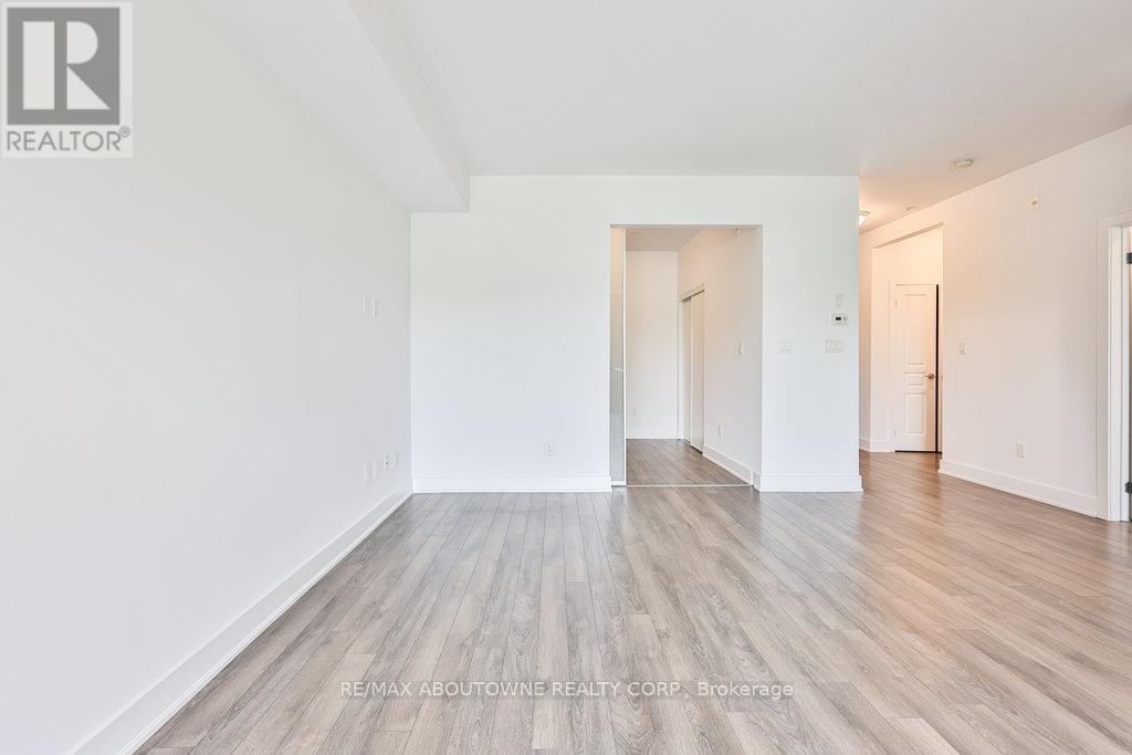 207 - 128 Garden Drive, Oakville, Ontario  L6K 2W5 - Photo 19 - W12563976