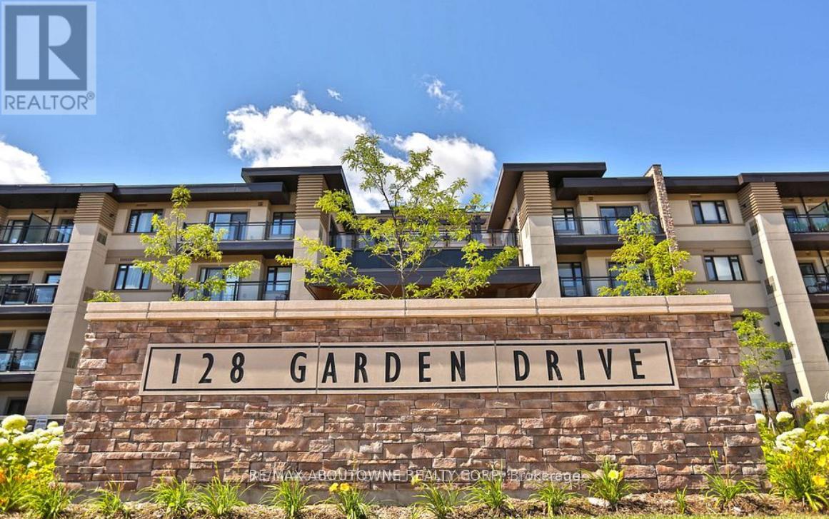 207 - 128 Garden Drive, Oakville, Ontario  L6K 2W5 - Photo 2 - W12563976