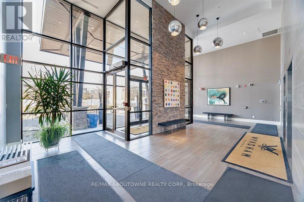 207 - 128 Garden Drive, Oakville, Ontario  L6K 2W5 - Photo 5 - W12563976