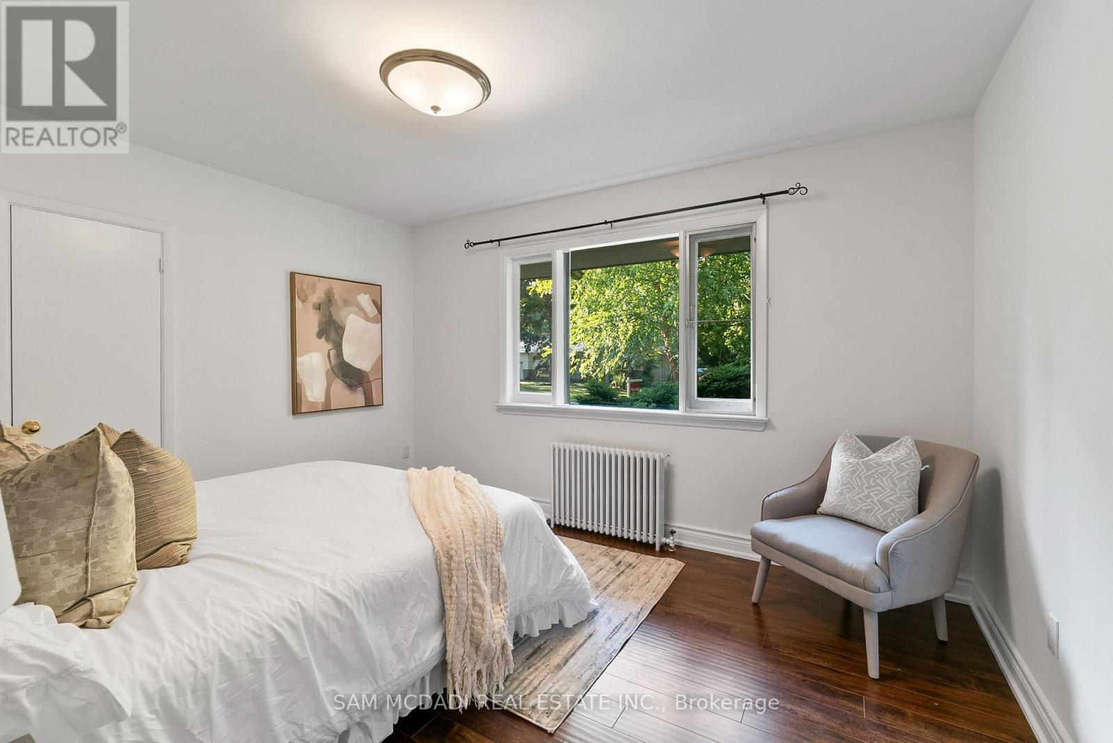 1302 Martley Drive, Mississauga, Ontario  L5H 1N9 - Photo 14 - W12563992