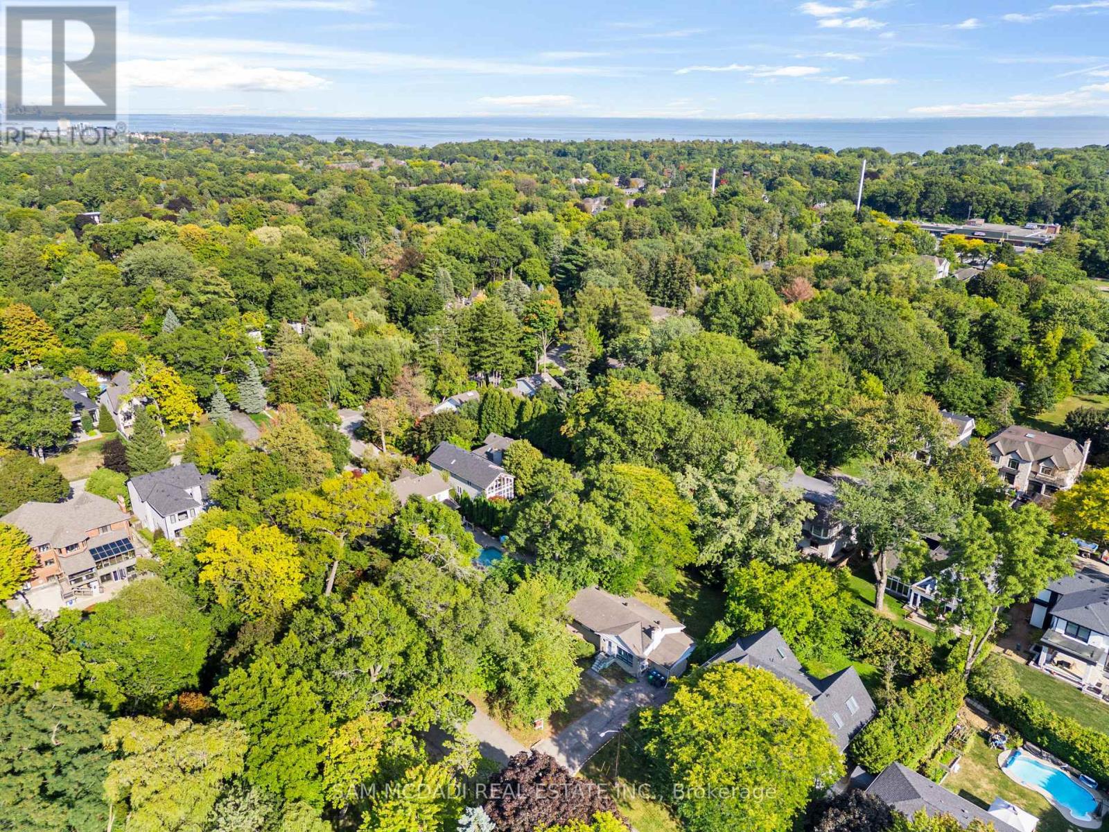 1302 Martley Drive, Mississauga, Ontario  L5H 1N9 - Photo 34 - W12563992