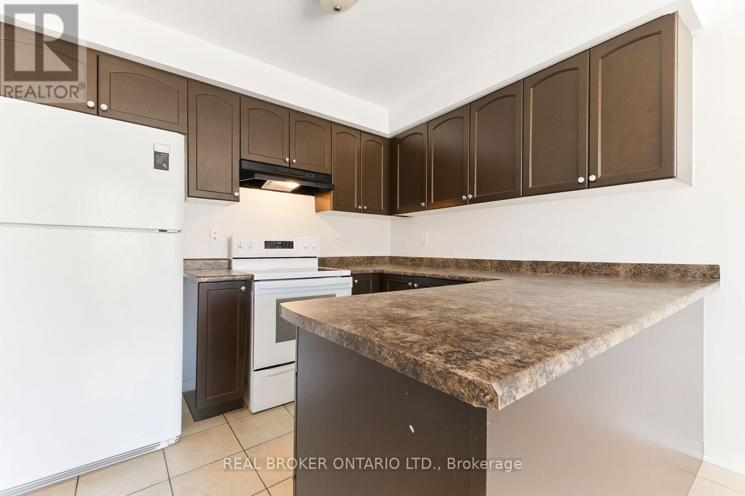 46 Lathbury Street, Brampton, Ontario  L7A 0R5 - Photo 4 - W12564016