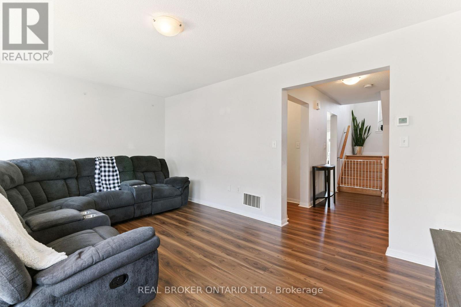 46 Lathbury Street, Brampton, Ontario  L7A 0R5 - Photo 7 - W12564016