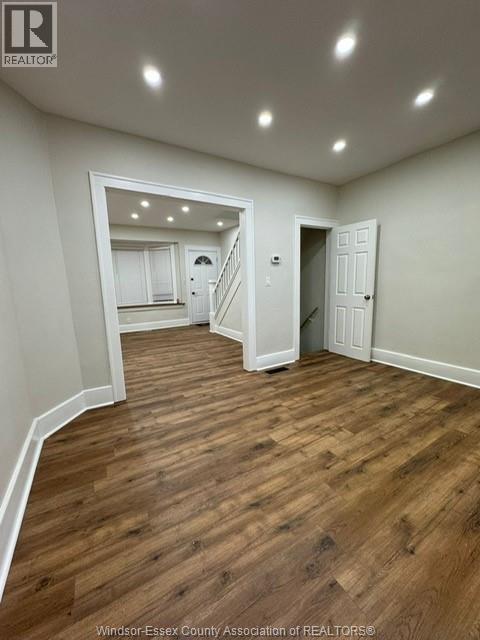 114 Elm, Windsor, Ontario N9A 5G8 - Photo 8 - 25029141