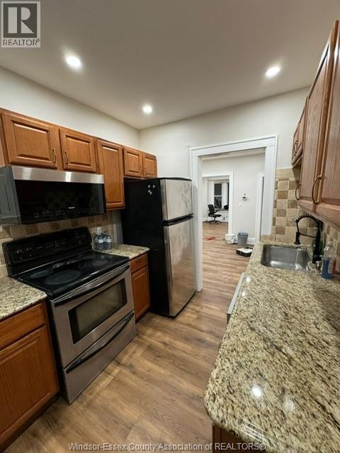 114 Elm, Windsor, Ontario N9A 5G8 - Photo 3 - 25029141