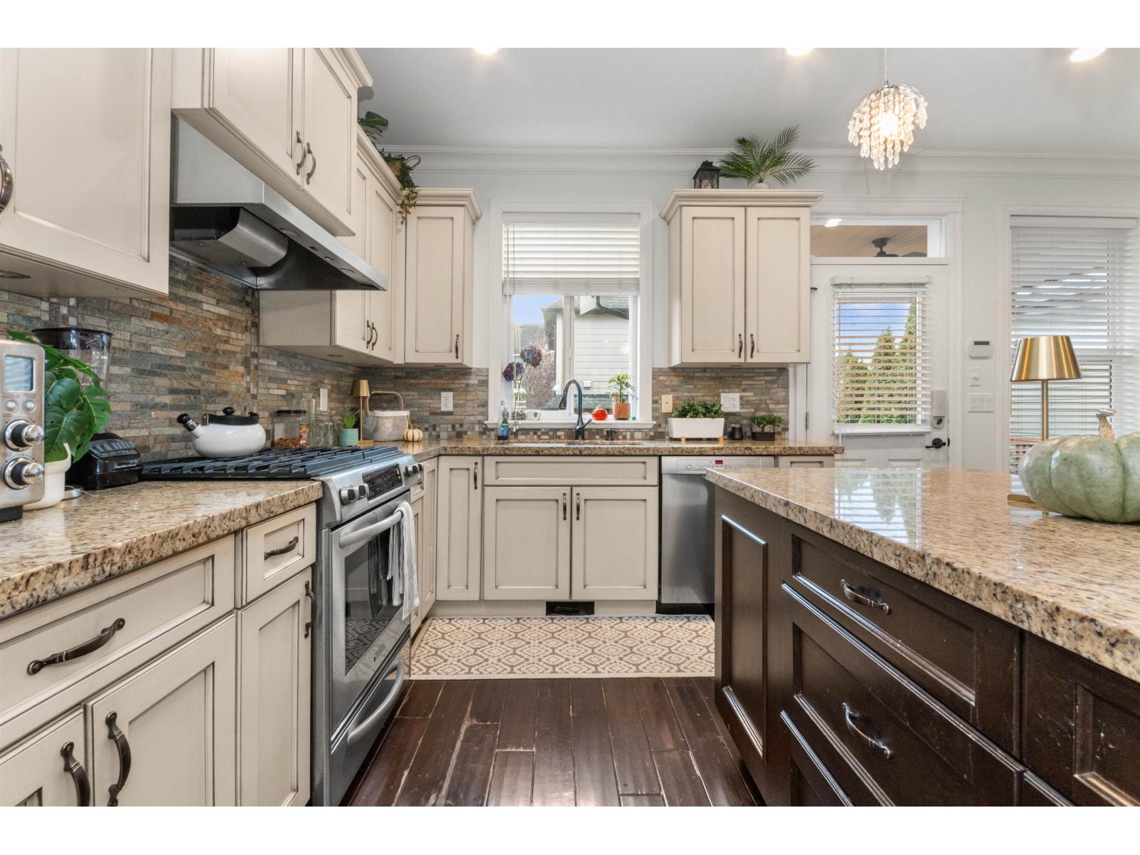 17394 2nd Avenue, Surrey, British Columbia V3Z 9P9 - Photo 11 - R3063803