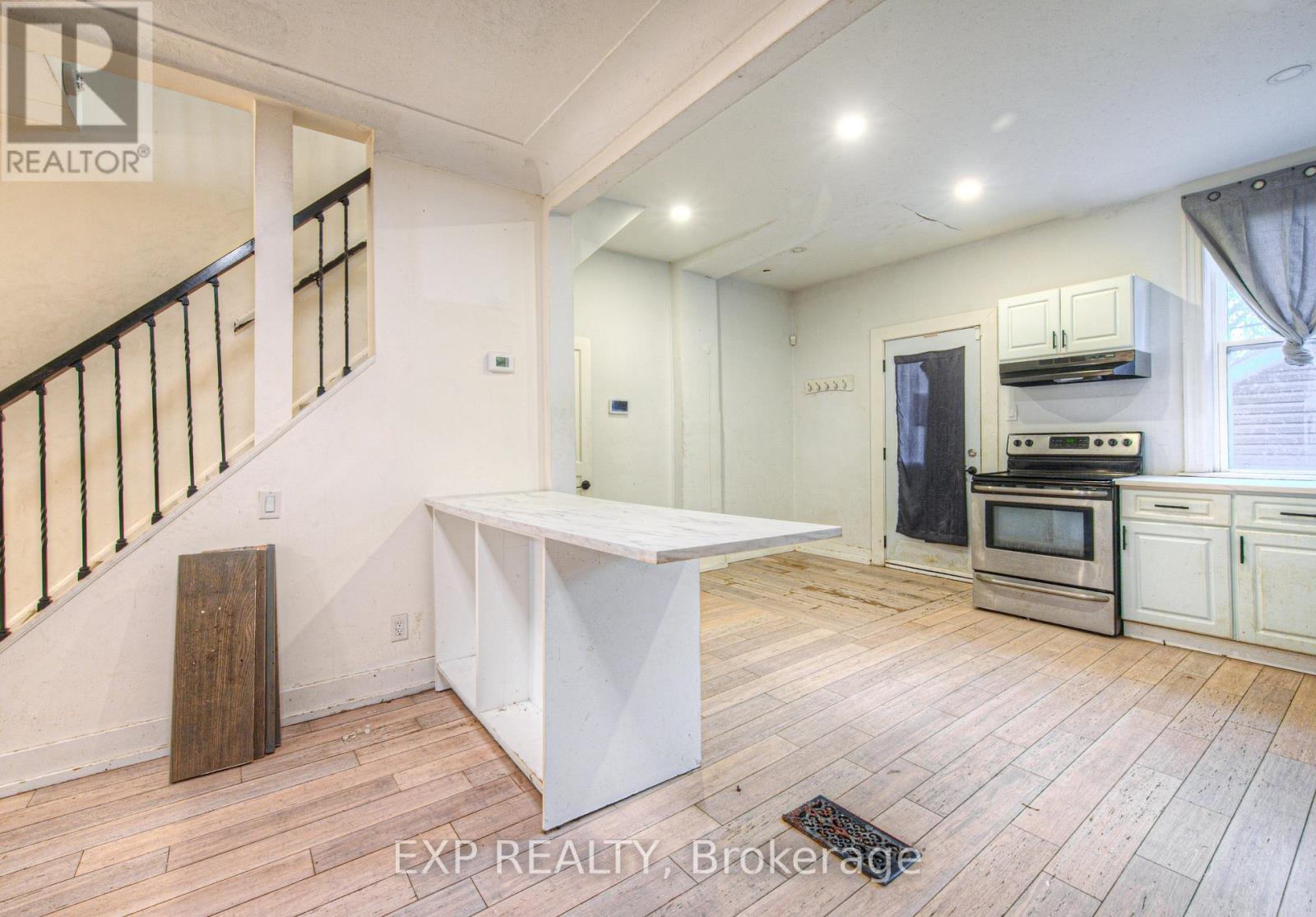 750 Cannon Street E, Hamilton, Ontario  L8L 2G9 - Photo 10 - X12564176