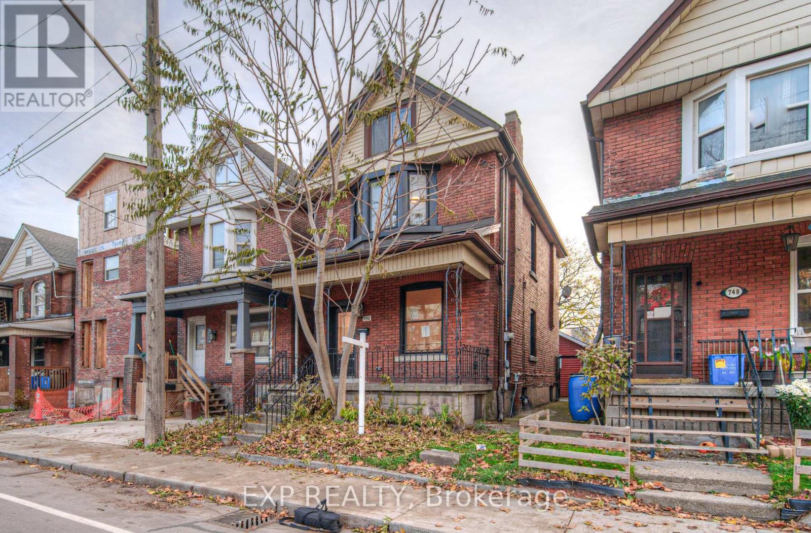 750 Cannon Street E, Hamilton, Ontario  L8L 2G9 - Photo 2 - X12564176