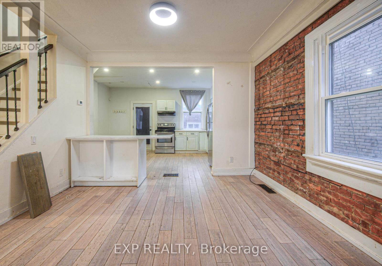 750 Cannon Street E, Hamilton, Ontario  L8L 2G9 - Photo 8 - X12564176