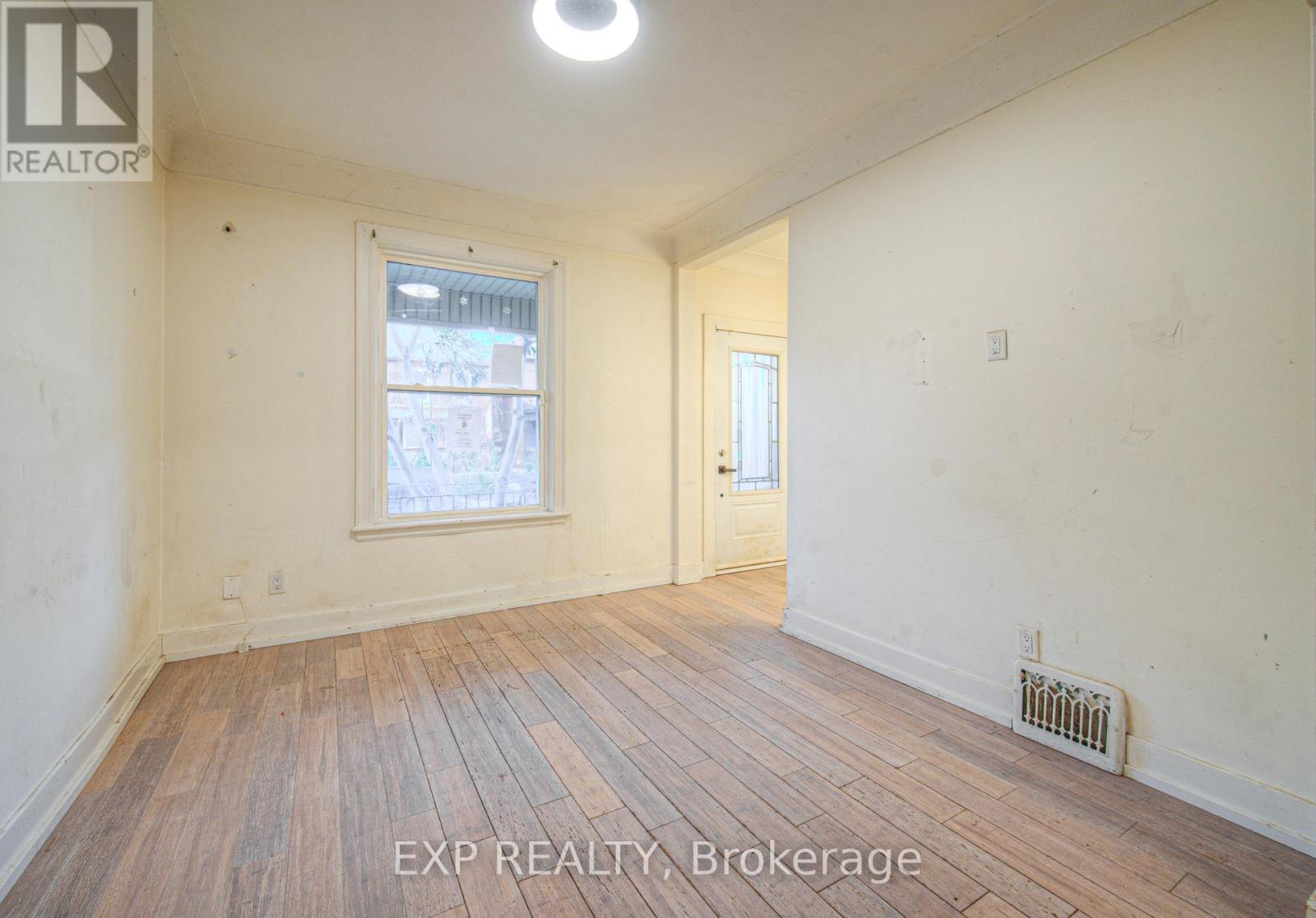 750 Cannon Street E, Hamilton, Ontario  L8L 2G9 - Photo 6 - X12564176