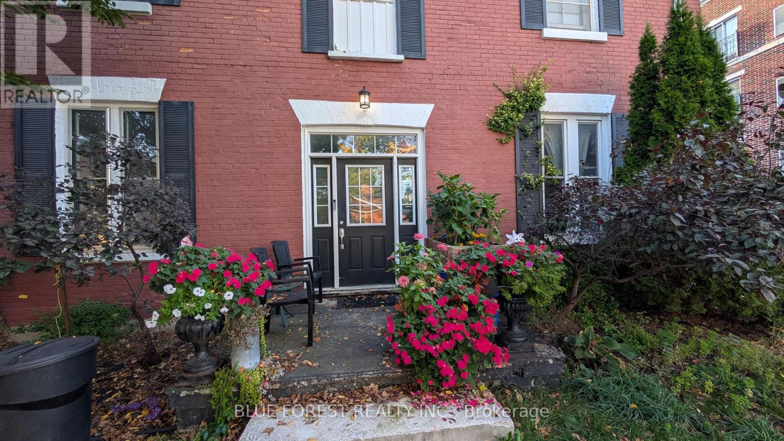 42 Brock Street, Woodstock, Ontario  N4S 3B5 - Photo 2 - X12564218