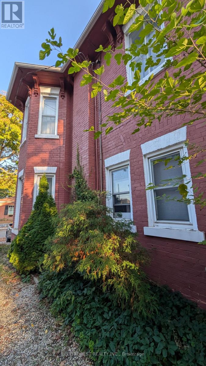 42 Brock Street, Woodstock, Ontario  N4S 3B5 - Photo 3 - X12564218