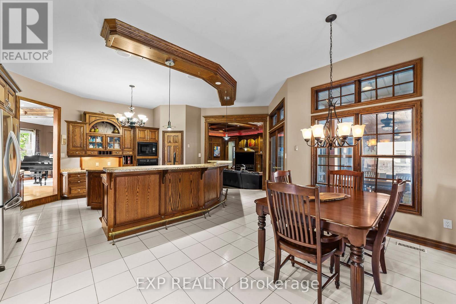 569 Franklinway Gate, London North, Ontario  N6G 5C8 - Photo 13 - X12564228