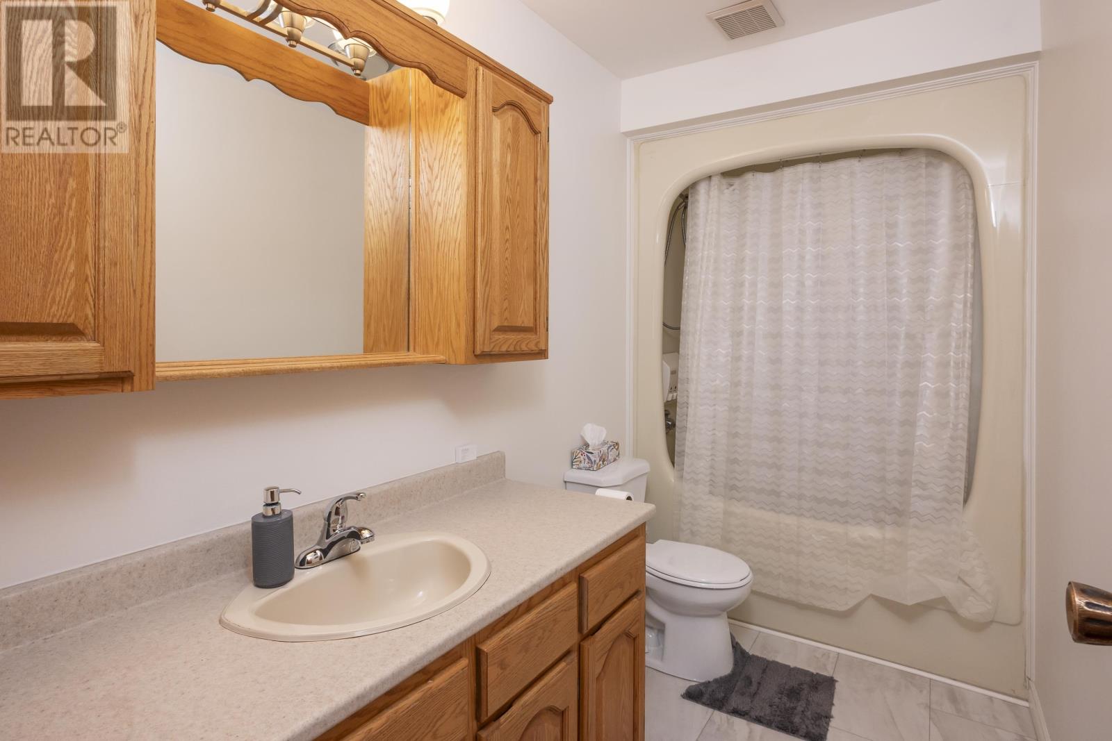 301 Sherwood Ave, Thunder Bay, Ontario  P7B 6L2 - Photo 25 - TB253469