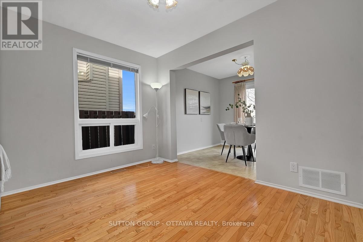 1540 Bourcier Drive, Ottawa, Ontario  K1E 3J2 - Photo 10 - X12564066