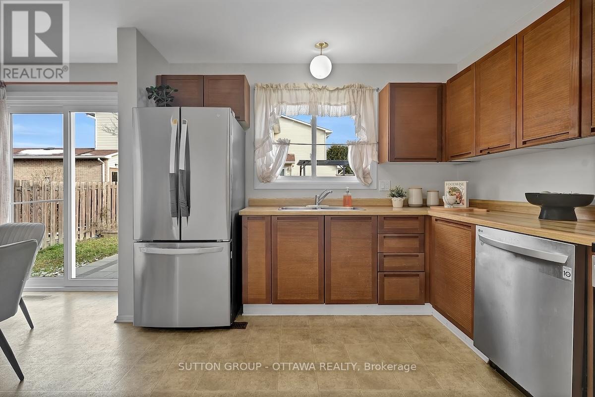 1540 Bourcier Drive, Ottawa, Ontario  K1E 3J2 - Photo 15 - X12564066