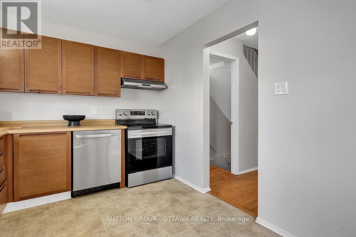 1540 Bourcier Drive, Ottawa, Ontario  K1E 3J2 - Photo 17 - X12564066