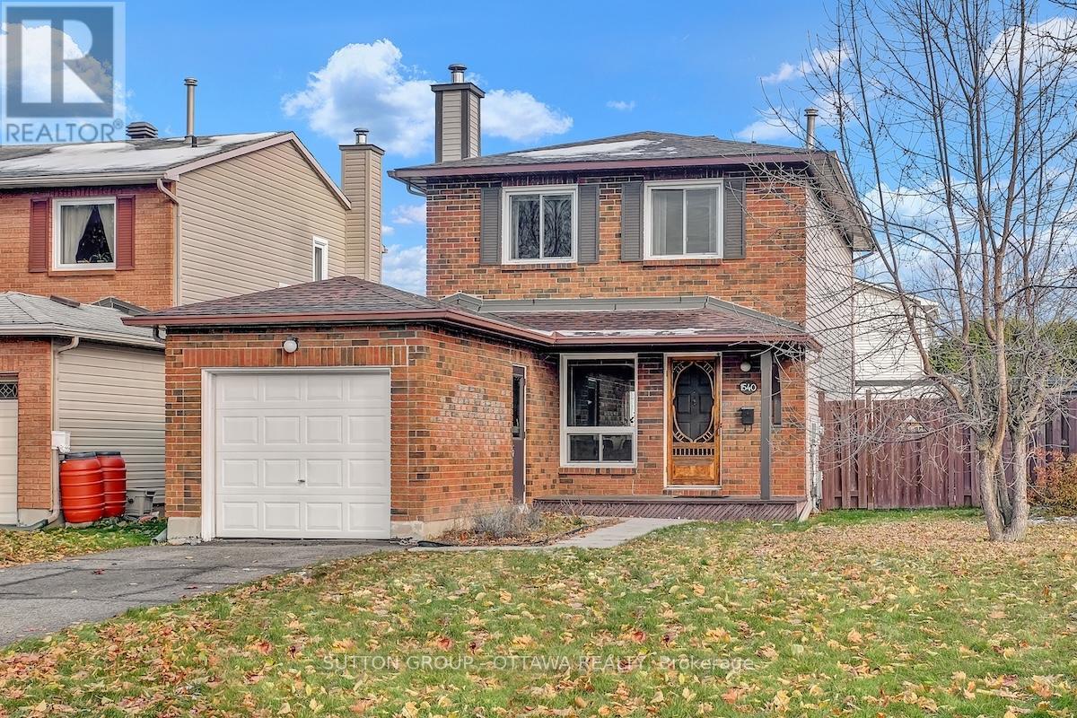 1540 Bourcier Drive, Ottawa, Ontario  K1E 3J2 - Photo 2 - X12564066