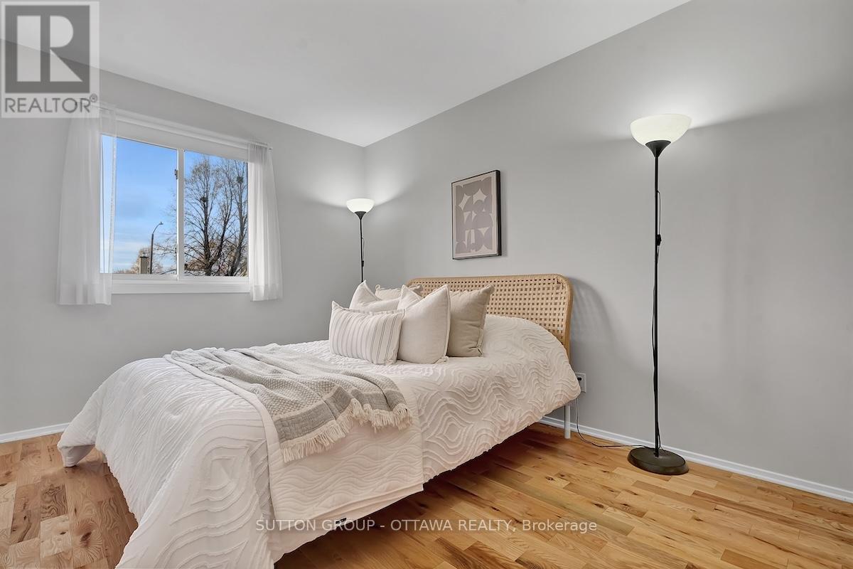 1540 Bourcier Drive, Ottawa, Ontario  K1E 3J2 - Photo 28 - X12564066