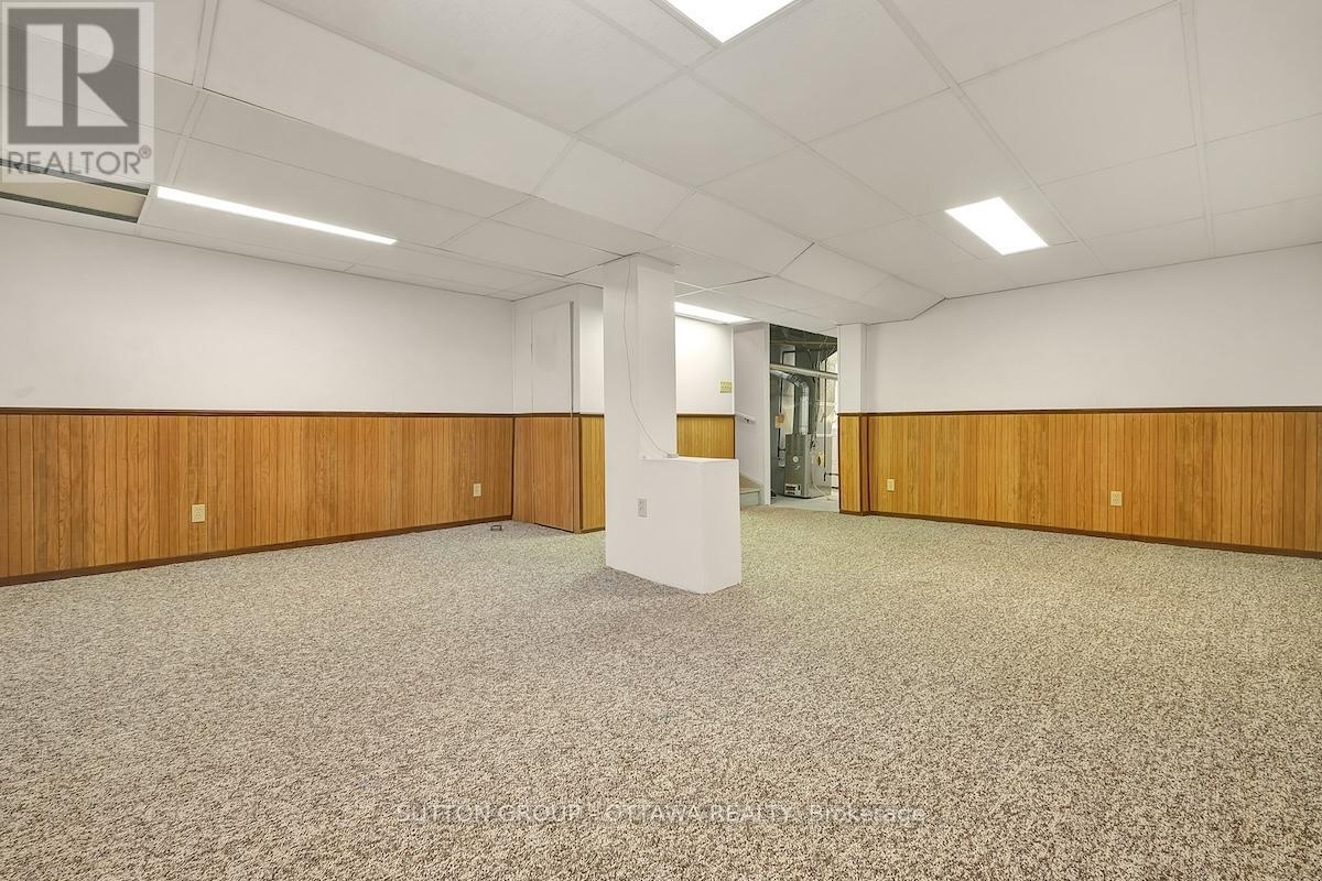 1540 Bourcier Drive, Ottawa, Ontario  K1E 3J2 - Photo 33 - X12564066