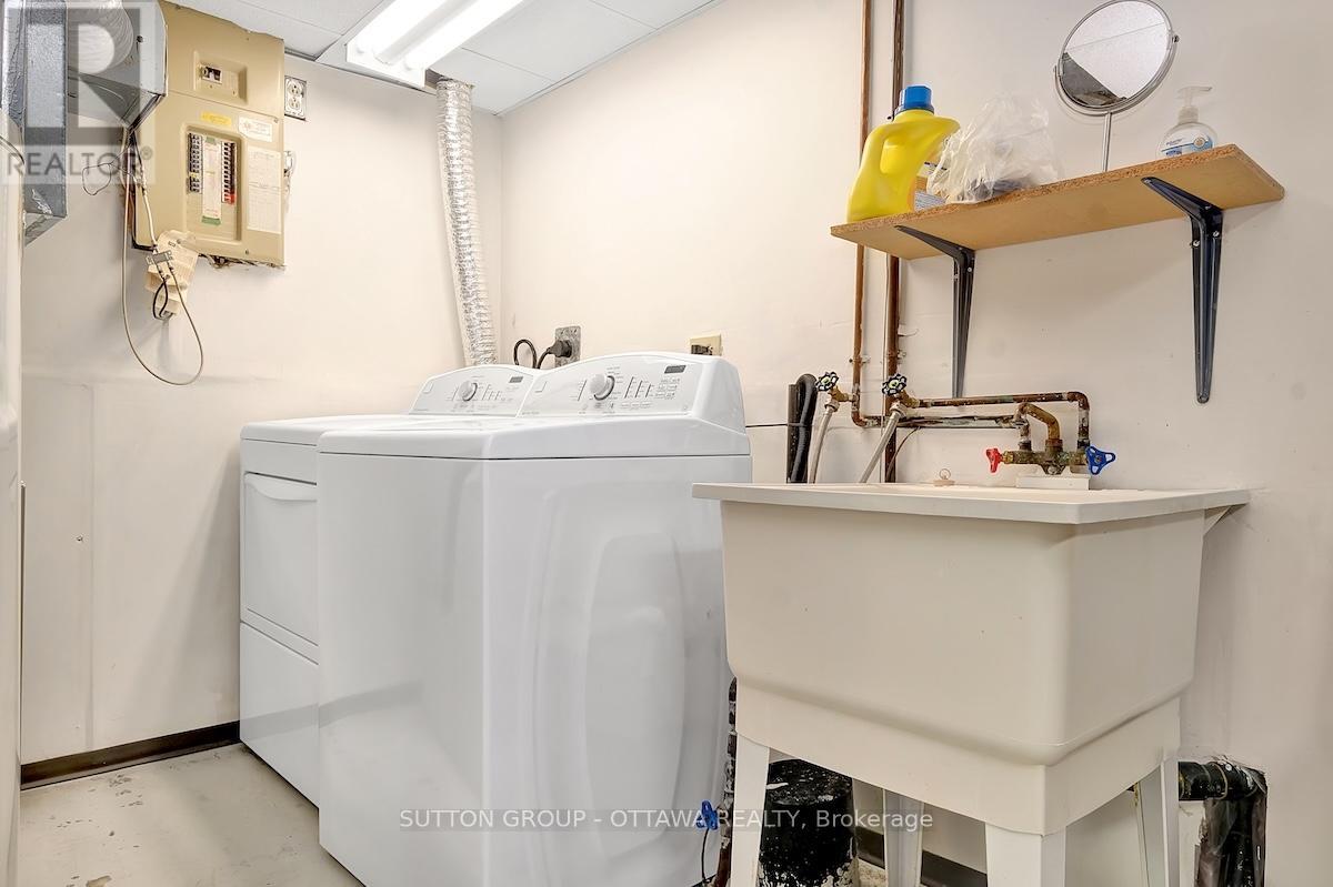 1540 Bourcier Drive, Ottawa, Ontario  K1E 3J2 - Photo 35 - X12564066